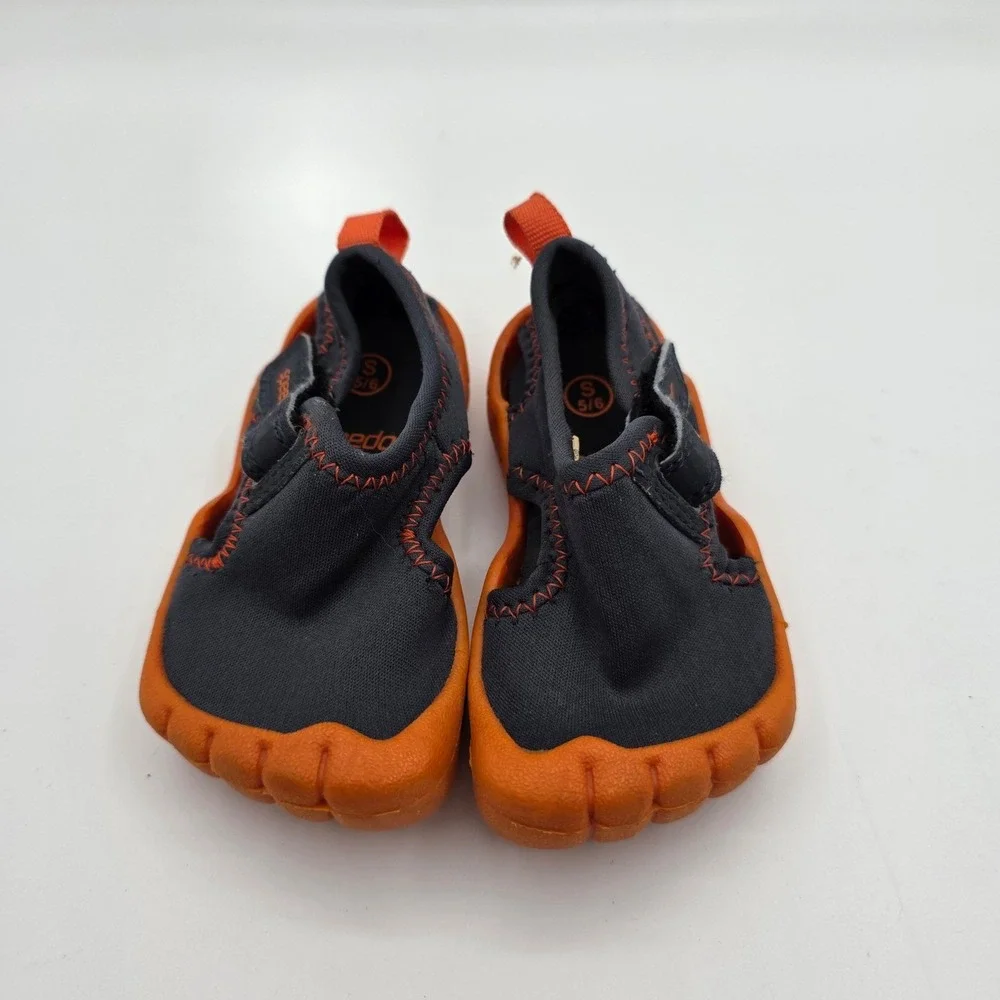 Speedo Kids Water Shoes Charcoal Grey Orange Size S 5/6 Hook and Loop Strap